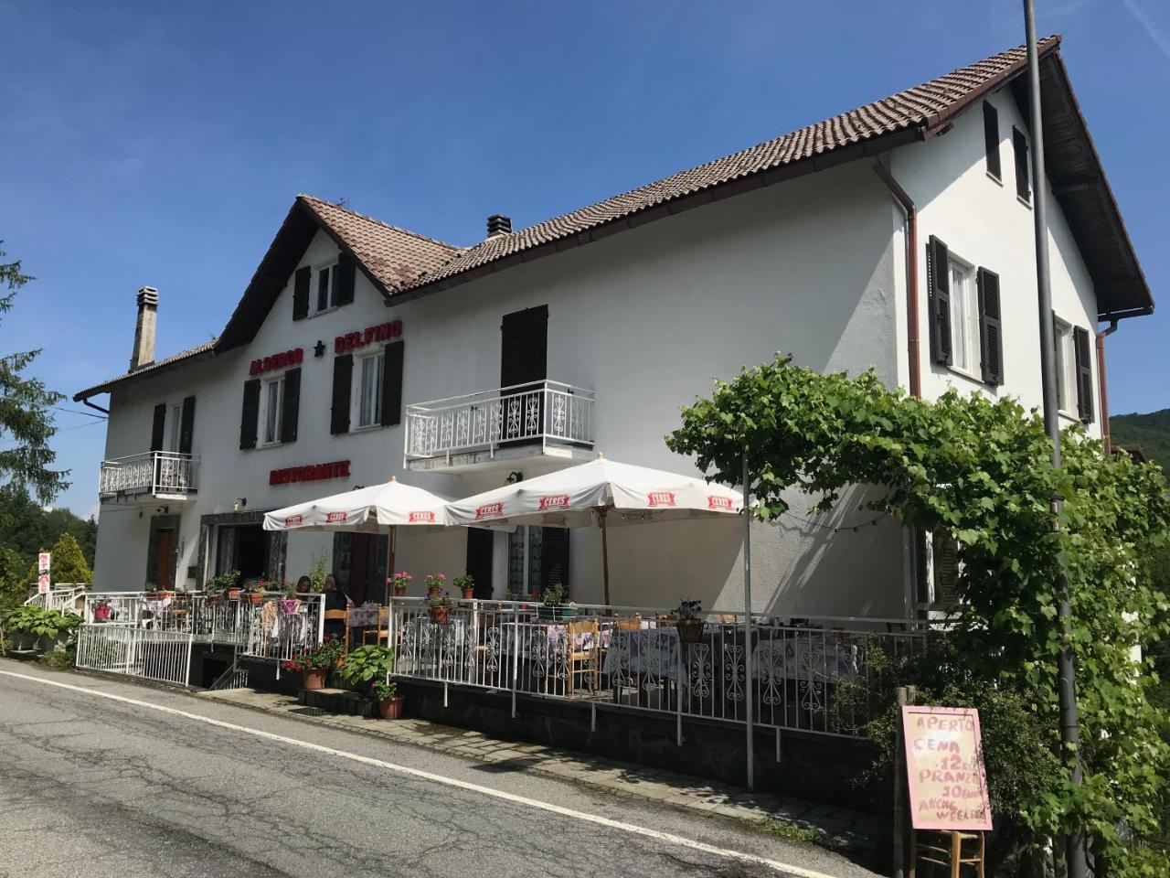 Albergo Delfino San Pietro d'Olba Exterior photo