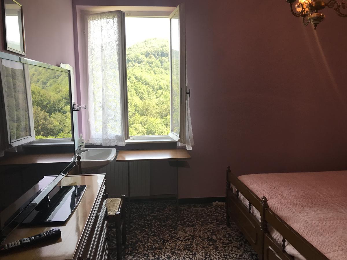 Albergo Delfino San Pietro d'Olba Exterior photo